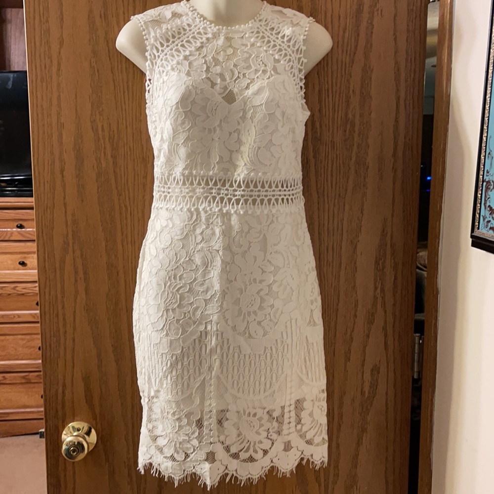 Beautiful lace white dress size medium
